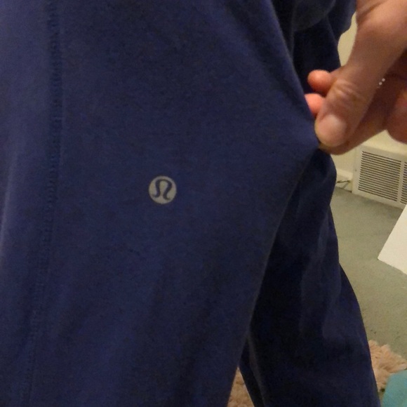 Super comfortable Lululemon joggers barely worn - Picture 3 of 3